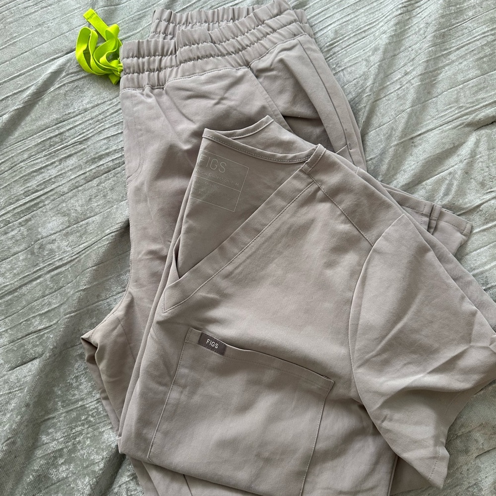 Figs scrubs size medium